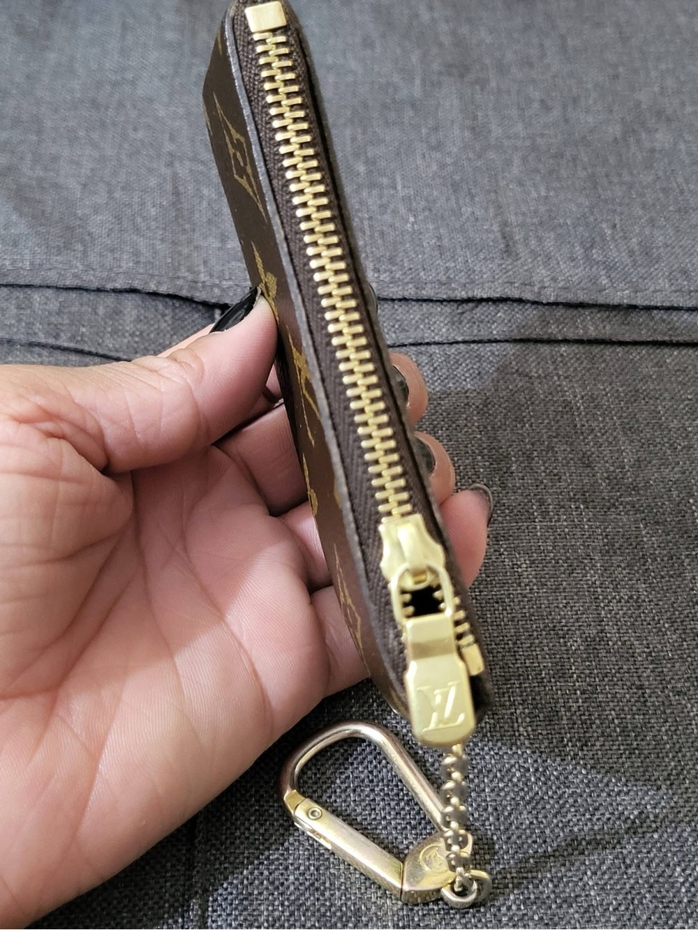 Louis Vuitton Keycles - Picture 8 of 9